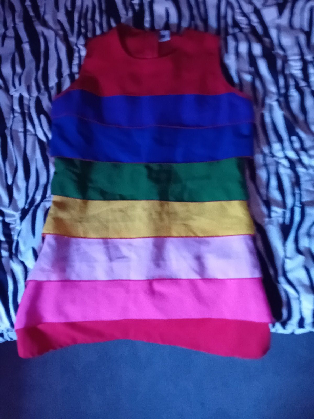 K3 regenboog jurk, Kleding | Dames, Mutsen, Sjaals en Handschoenen, Ophalen, Zo goed als nieuw, Maat 38/40 (M), Sjaal