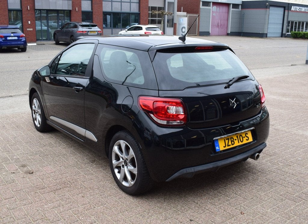 DS 3 1.2 PureTech So Chic | CLIMATE CONTROL |CRUISE CONTROL, Auto's, DS, Stof, Gebruikt, 1199 cc, Zwart