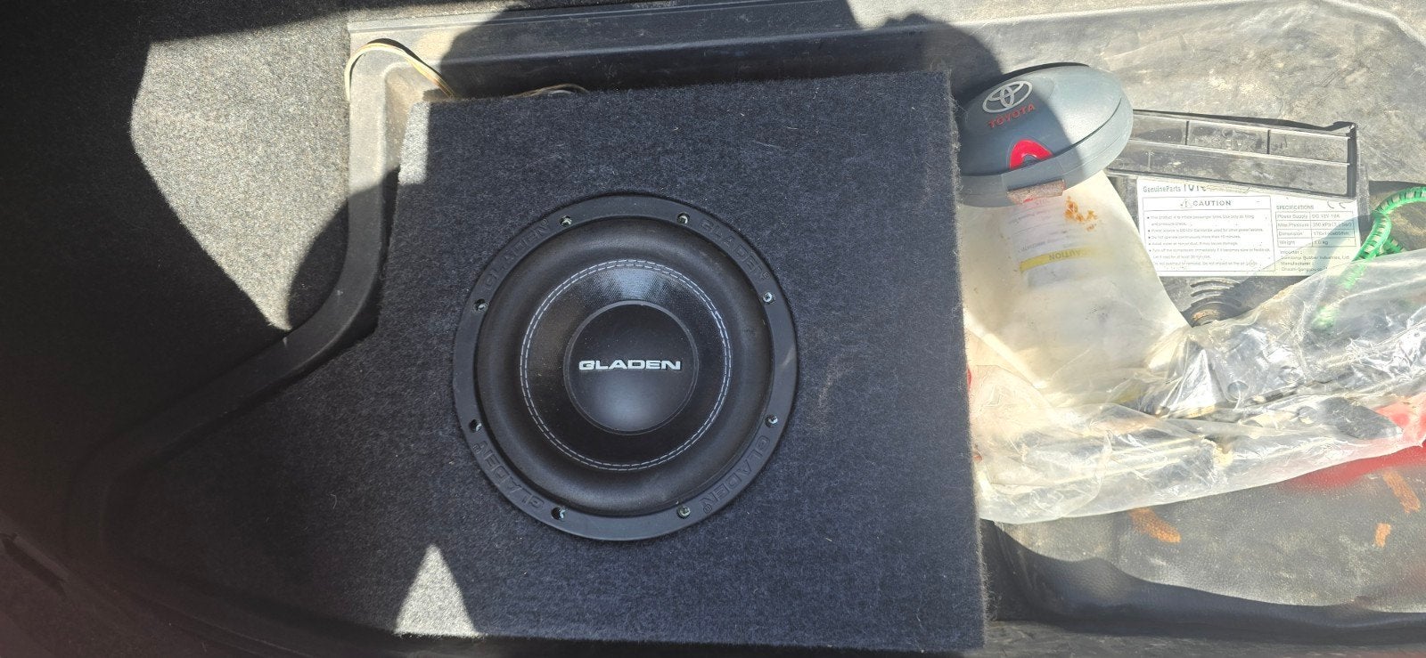 alleen de subwoofer box zonder subwoofer., Auto diversen, Ophalen, Nieuw