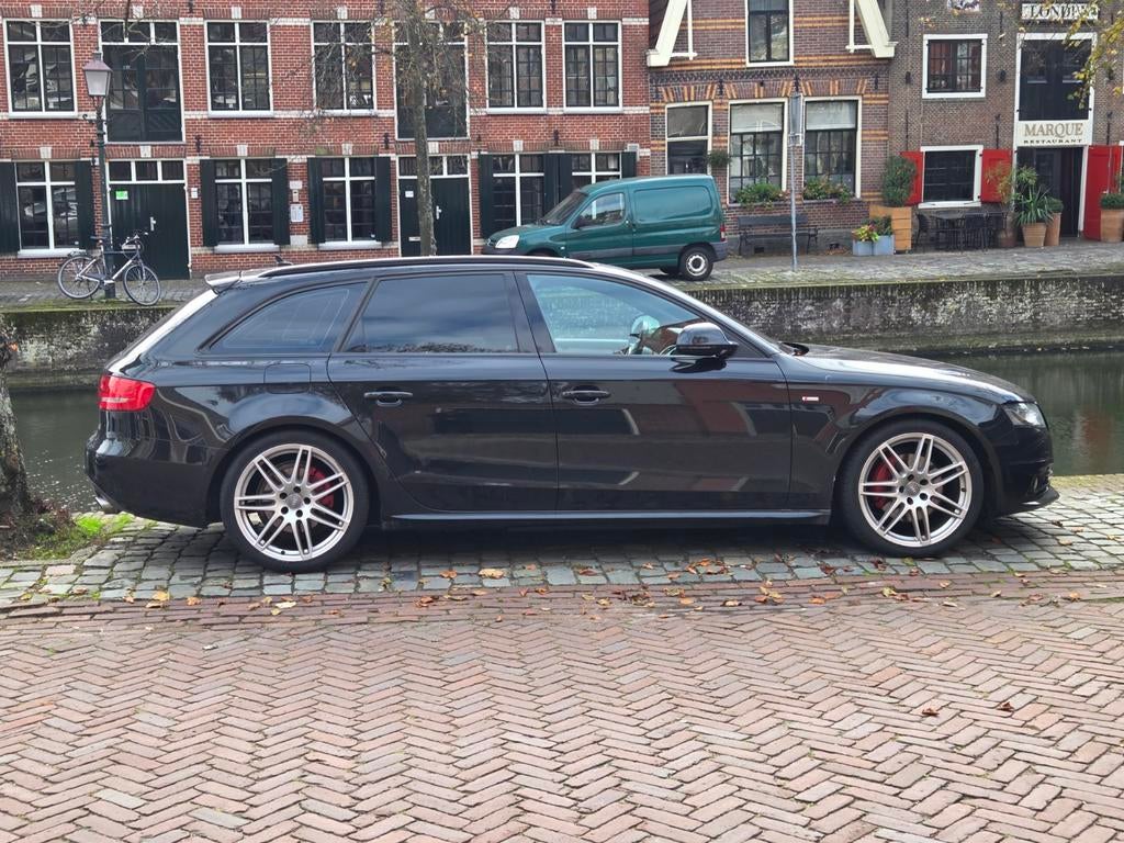 Audi A4 3.2 FSI Quattro Avant Tiptronic 2008 Zwart, Auto's, Automaat, A4, Zwart, 11 km/l