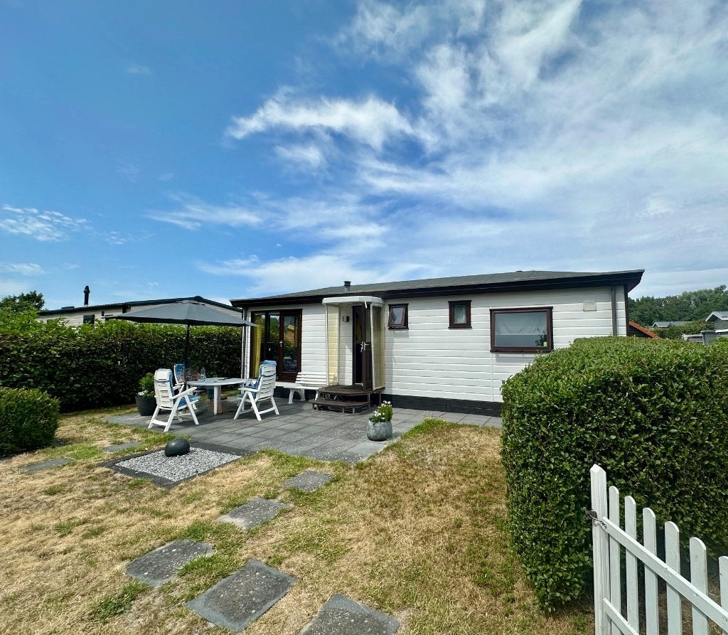 Kunststof chalet piramidedak dubbelglas incl.transport NL ♦️, Tot en met 4