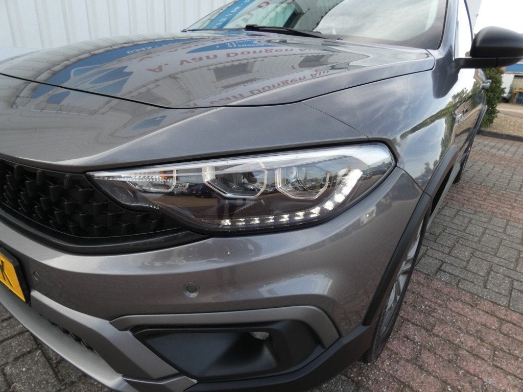 Fiat TIPO 1.0 CITY CROSS,Clima,Cruise,Camera,Lane ASS,Trhaak, Auto's, 101 pk, Gebruikt, 4 stoelen, Bedrijf