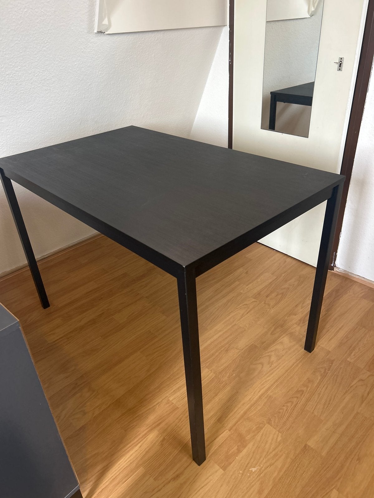 Ikea tafel - Ideaal voor kleine ruimtes, Gebruikt, 100 tot 150 cm, Vier personen, Rechthoekig