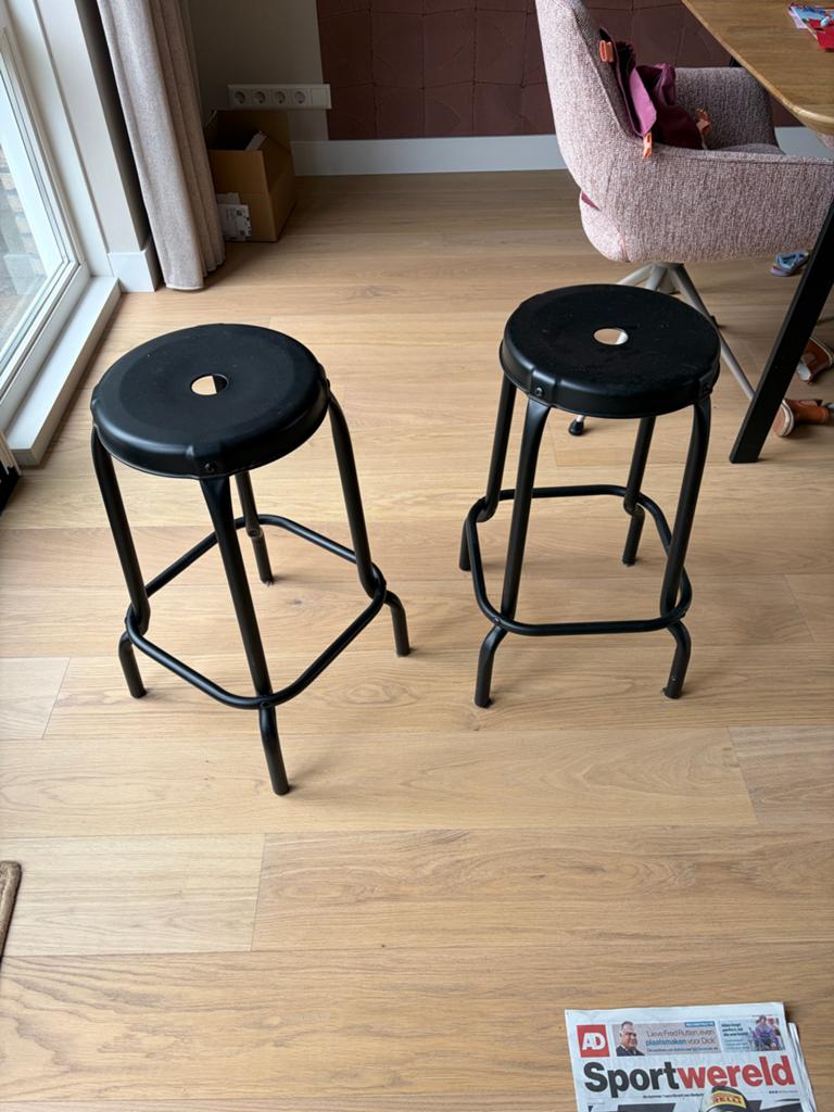Set van 2 zwarte barkrukken met voetsteun Ikea Raskog, Ophalen, Gebruikt, Met voetsteun, 60 tot 90 cm