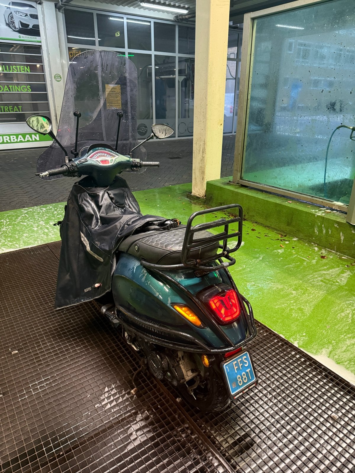 Vespa Sprint 2021 Mat Groen, Fietsen en Brommers, Ophalen, Overige modellen, Zo goed als nieuw, Maximaal 25 km/u