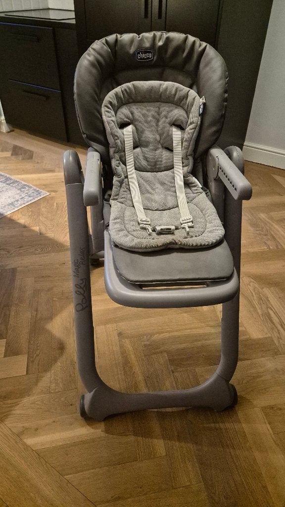Kinderstoel Chicco Polly Magic Relax, Kinderen en Baby's, Kinderstoelen, Ophalen, Zo goed als nieuw, Meegroeistoel, Gordel(s)
