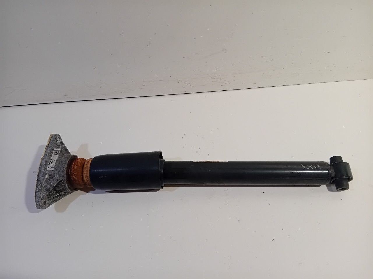 Schokbreker links achter BMW 3 serie, Onderdelen@venauto.nl, Van der Ven Autorecycling B.V., Gebruikt, Ettenseweg 76, 4706 PB Roosendaal, The Netherlands
