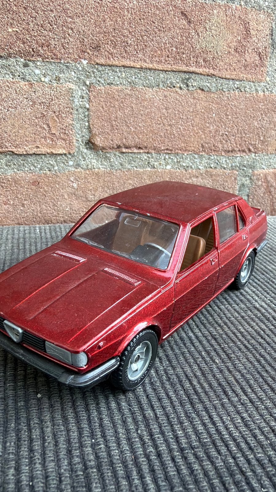 1:25 Hotwheels Mattel Alfa Romeo Giulietta, Hobby en Vrije tijd, Modelauto's | 1:24, Ophalen of Verzenden, Gebruikt, Auto, Overige merken