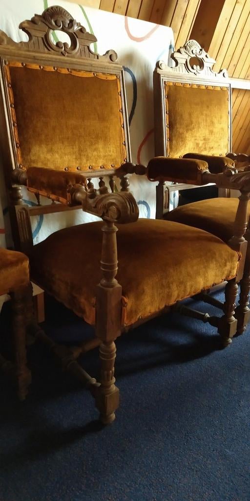 Antieke stoelen, Ophalen