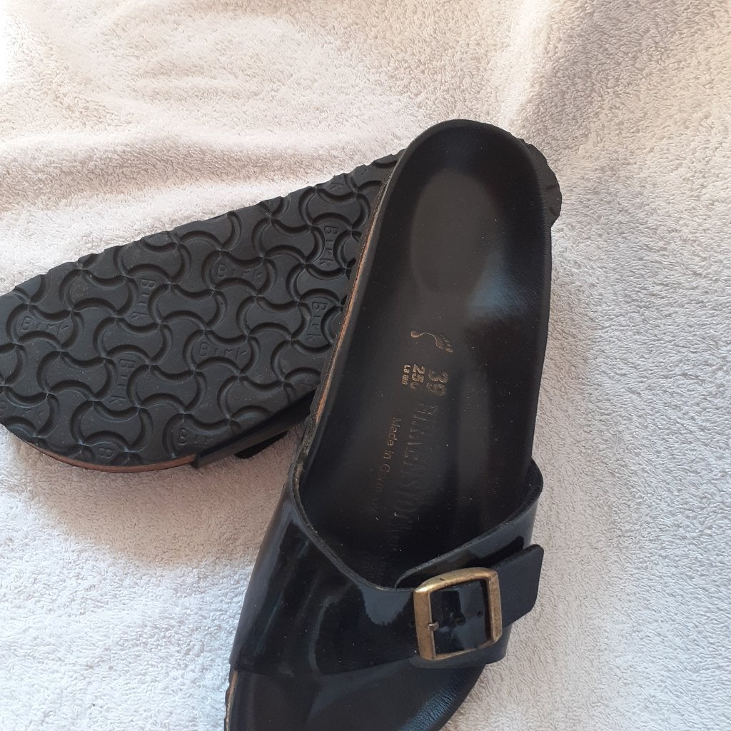 zwarte  leren Birkenstock 39, Kleding | Dames, Schoenen, Slippers, Zwart, Ophalen of Verzenden, Zo goed als nieuw