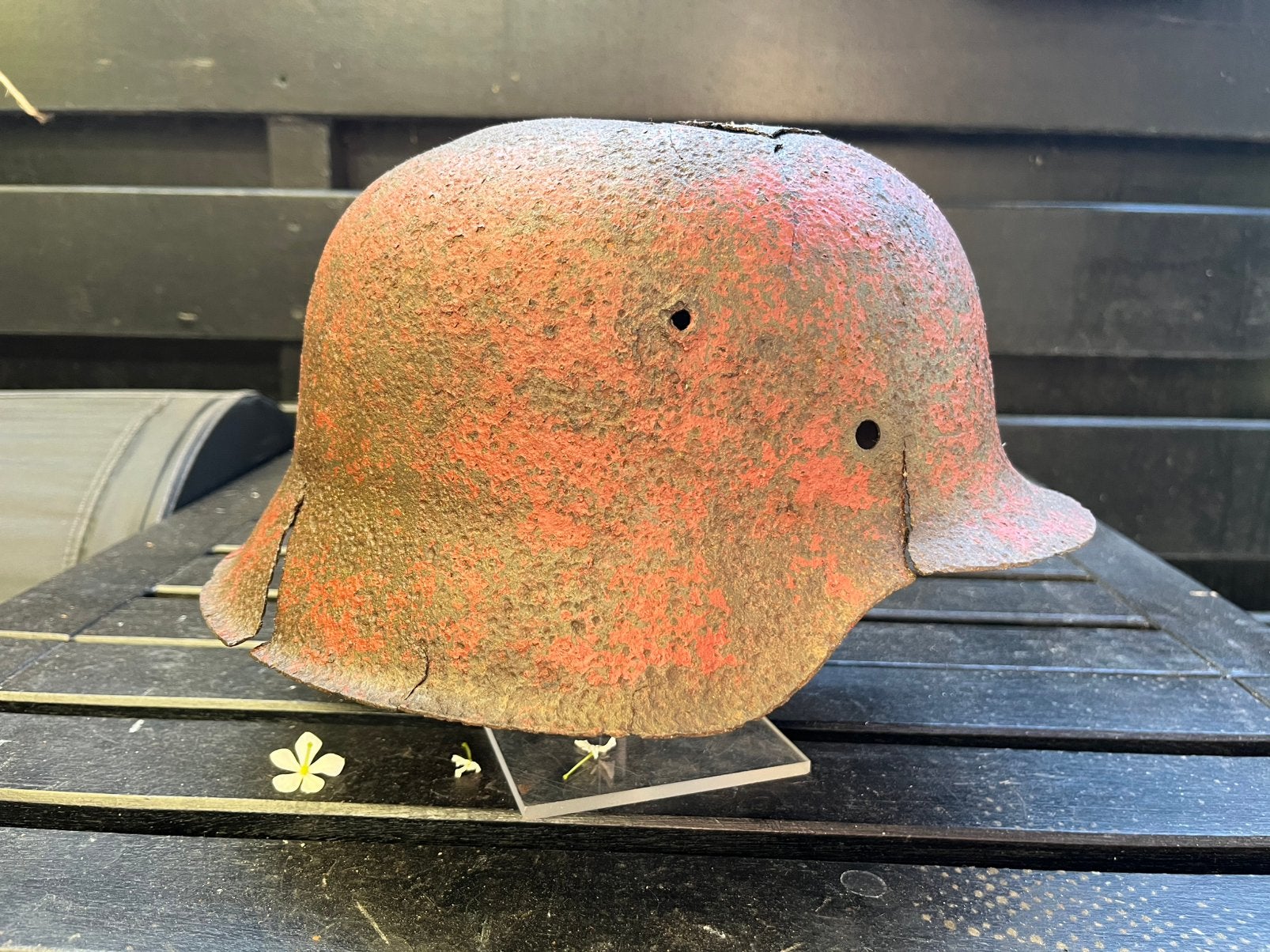 Duitse helm battledamage camo, Ophalen of Verzenden, Duitsland, Helm of Baret