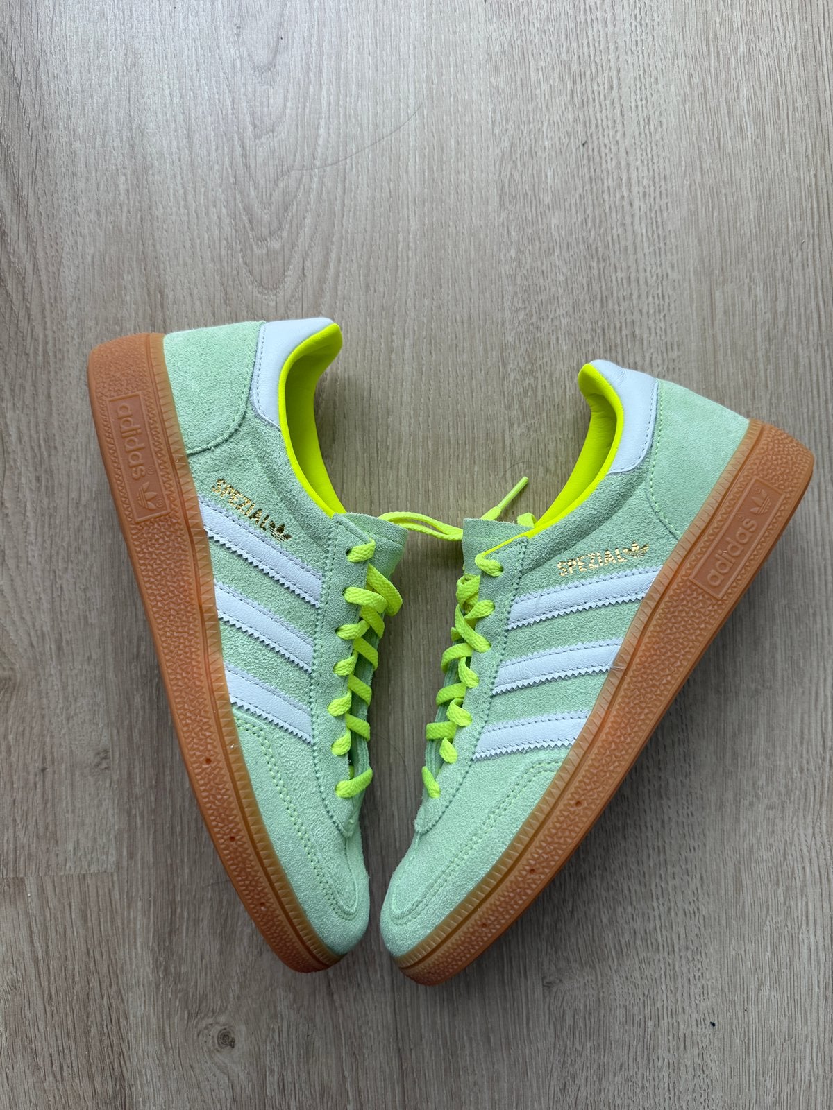 Adidas handball spezial solar yellow US 7 /EU 38 2/3, Kleding | Dames, Nieuw, Ophalen of Verzenden, Sneakers of Gympen, Groen