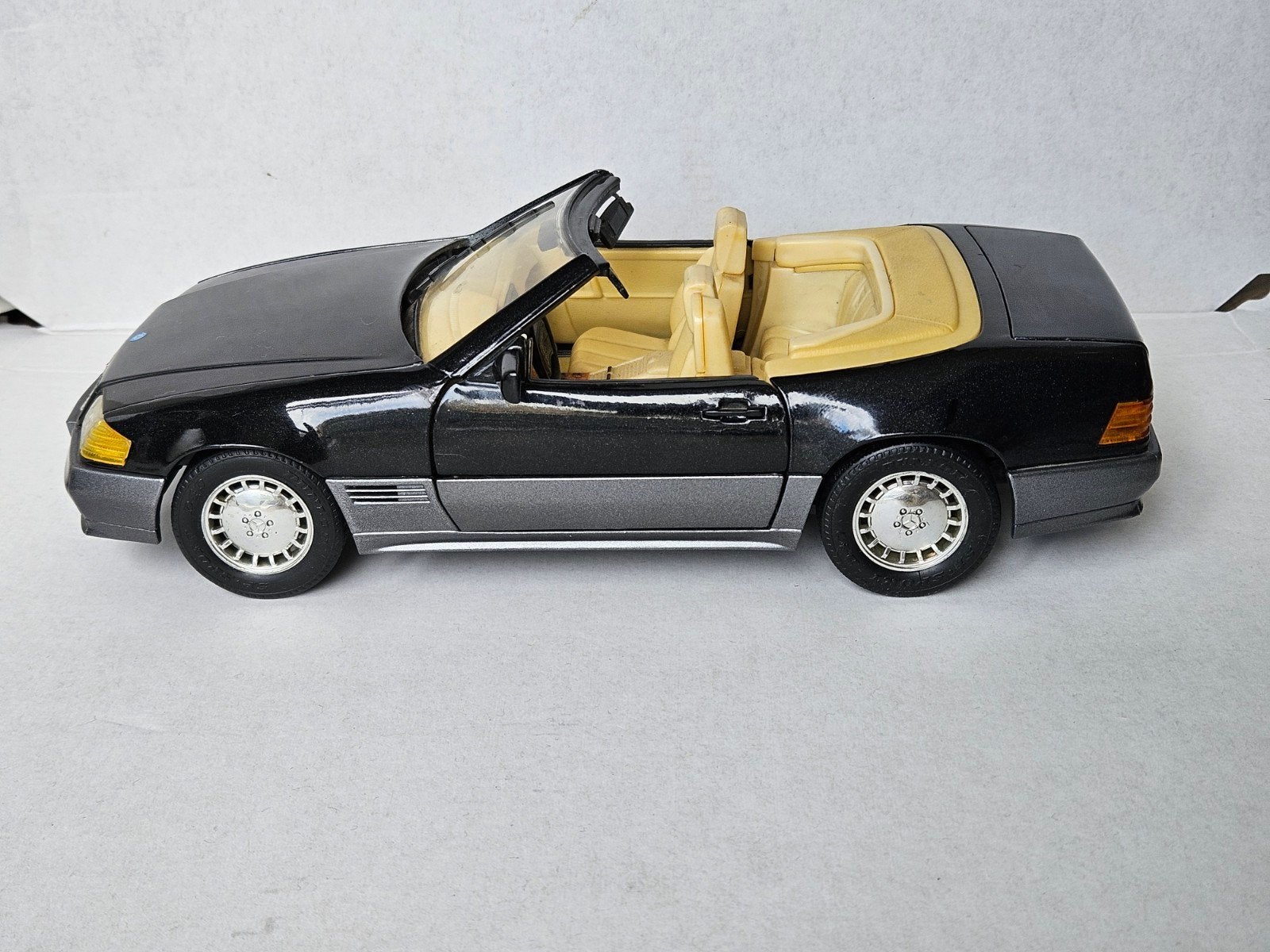 Mercedes-Benz 500 SL (1989) modelauto schaal 1:18, Ophalen of Verzenden, Zo goed als nieuw, Auto, Overige merken