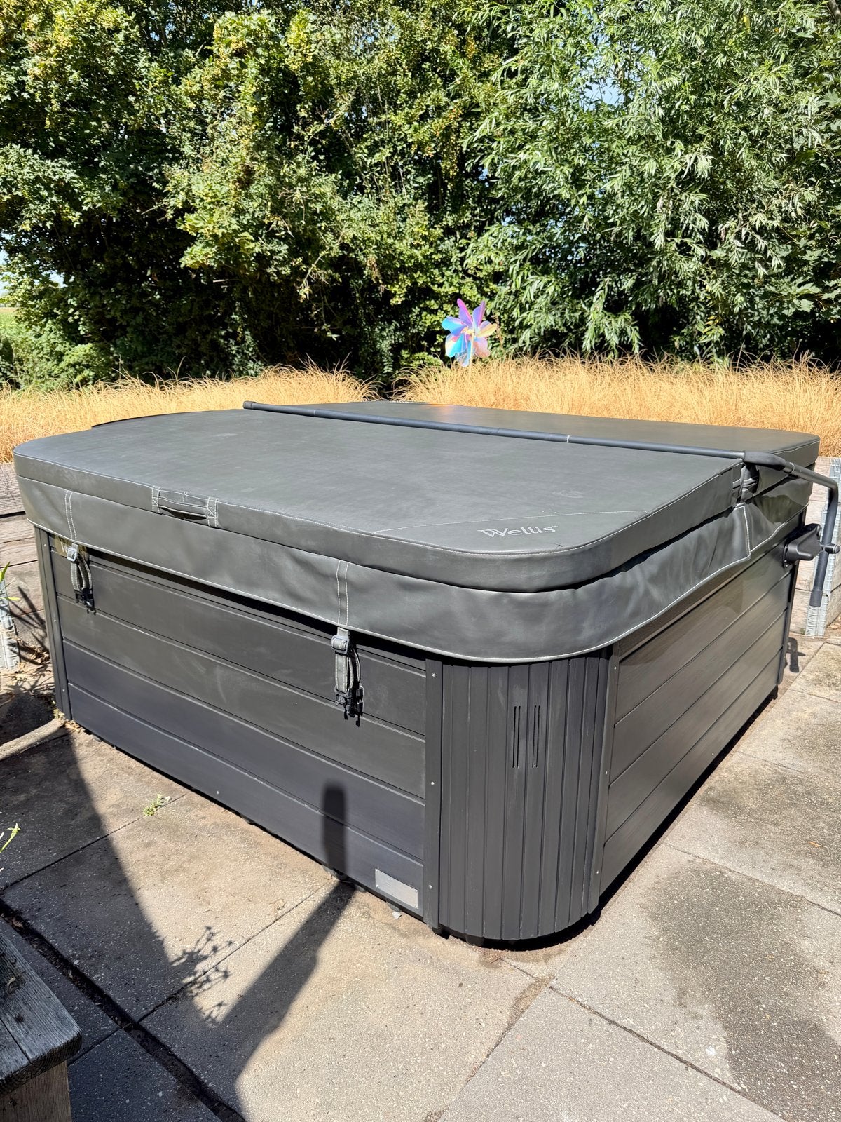 Wellis Spa Pluto p&p, goed onderhouden!, Ophalen, Zo goed als nieuw, Vast