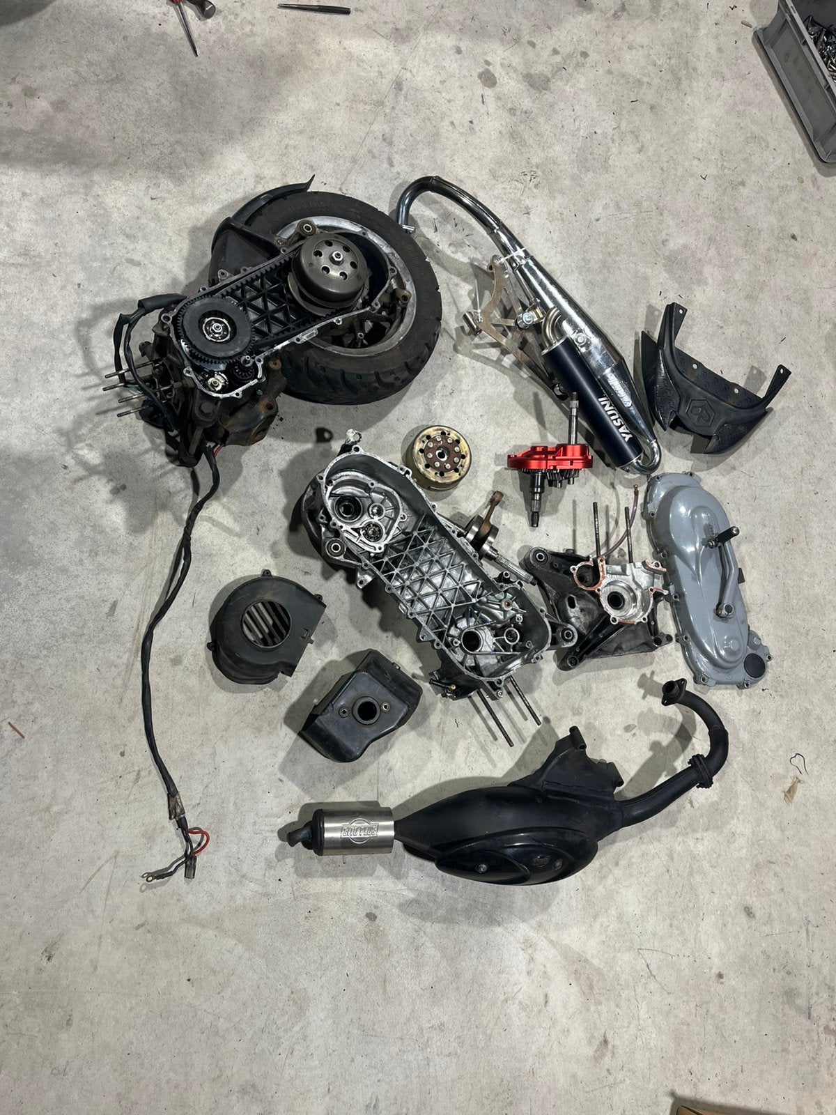 Scooter onderdelen 50 t/m 180cc kijk even rond, Ophalen, Zo goed als nieuw, Blok, Piaggio