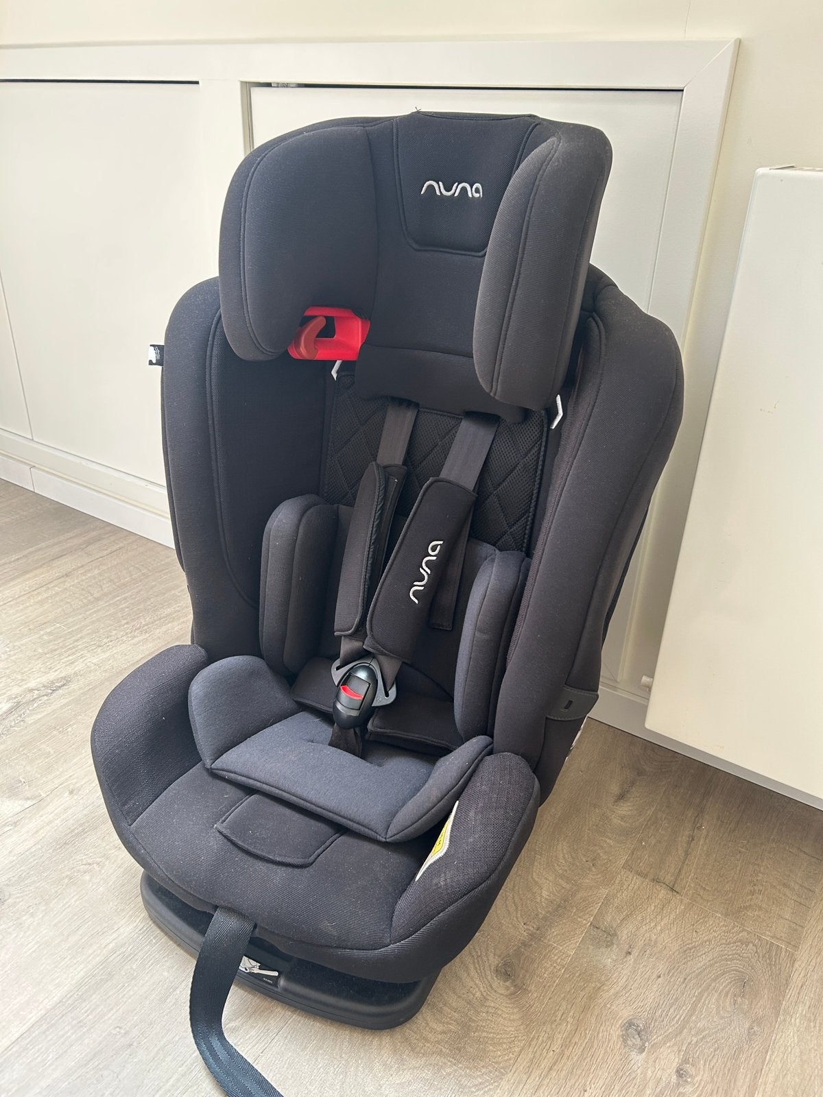 Nuna MYTI autostoel in nieuwstaat, Ophalen, Zo goed als nieuw, Overige merken, Isofix