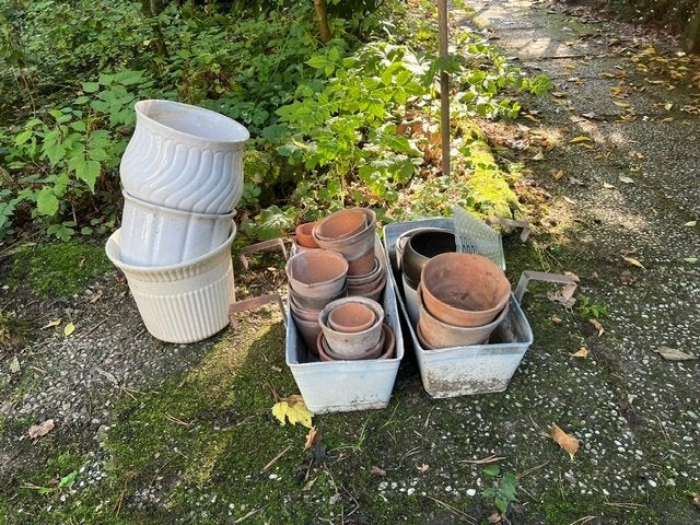 Plantenpotten en bloembakken - gratis af te halen, Ophalen, Steen, Gebruikt, Minder dan 30 cm