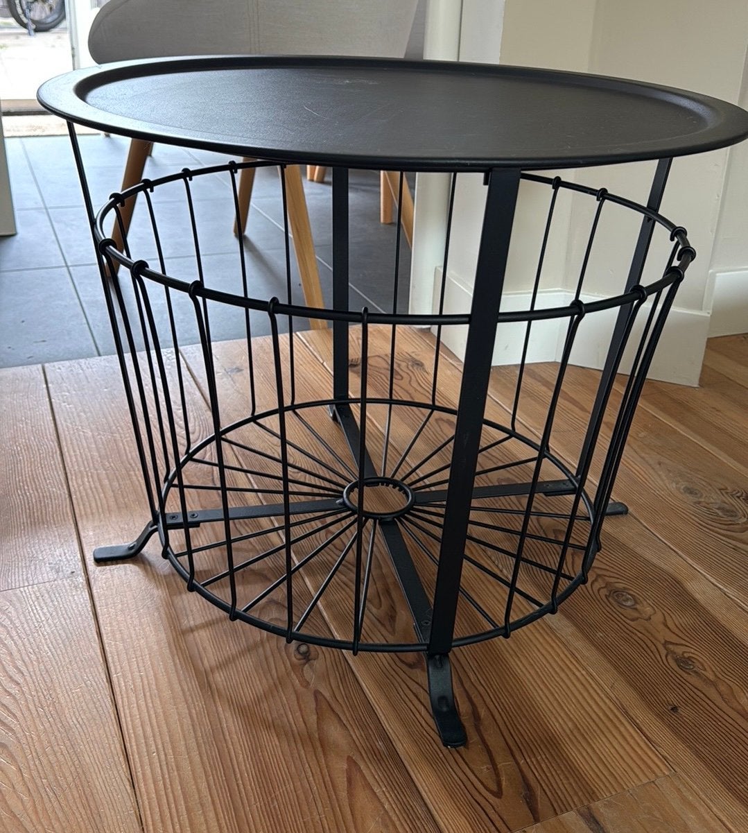 Ronde bijzettafel met opbergruimte - 60 cm diameter, Gebruikt, Metaal of Aluminium, Rond, Ophalen