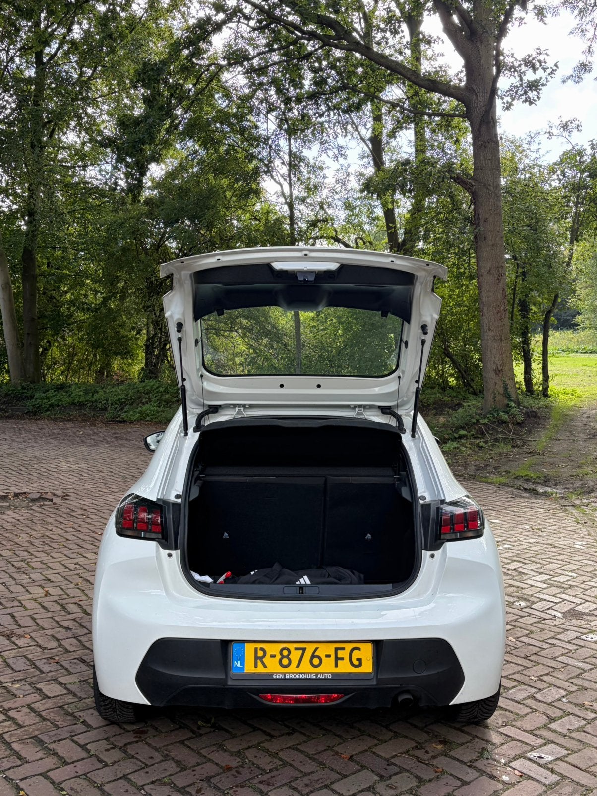Foto 6 van Peugeot 208 1.2 Puretech 75pk 2022 Wit
