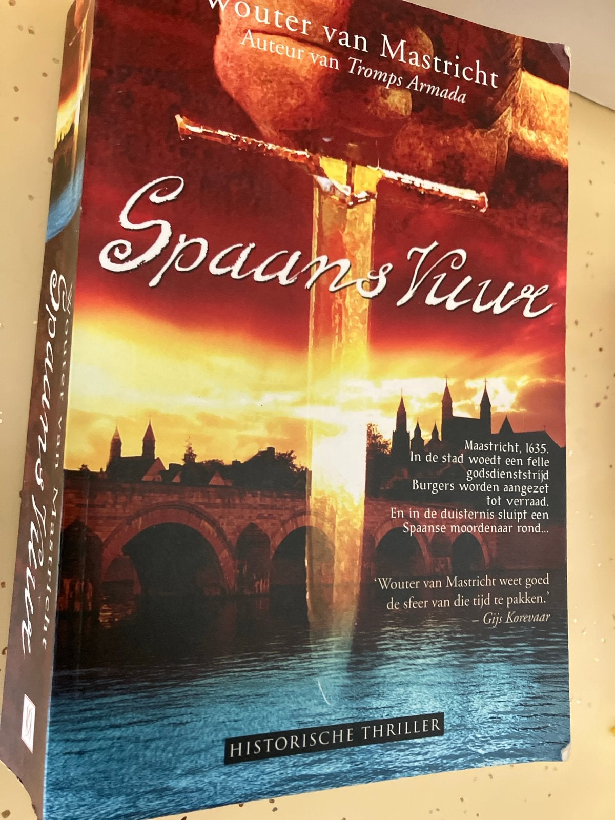 Spaans Vuur - Historische thriller van Wouter van Mastricht, Ophalen of Verzenden, Gelezen, Nederland