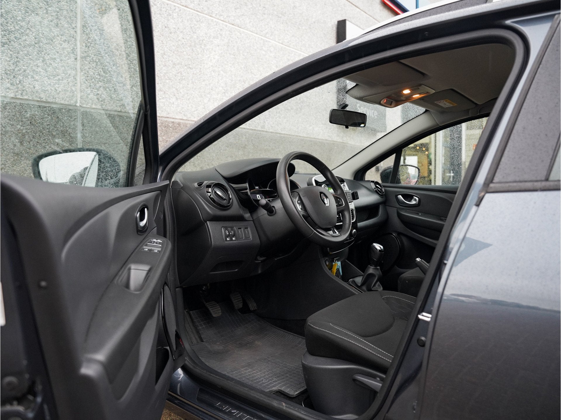 Renault Clio Estate 1.2 16V | Bluetooth | Handgeschakeld | C, Auto's, Voorwielaandrijving, Gebruikt, Euro 6, 49 €/maand