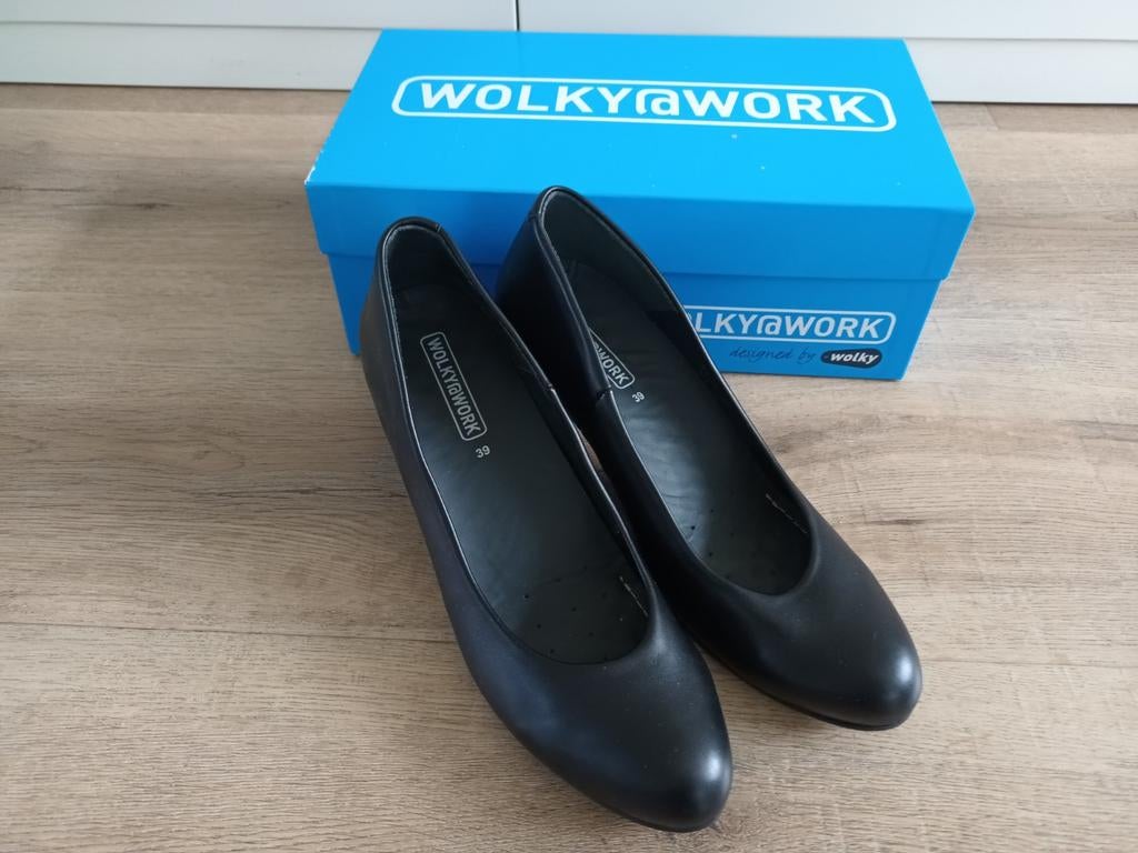 Zwarte wolky pump, maat 39, zgan!, Kleding | Dames, Schoenen, Ophalen of Verzenden, Zo goed als nieuw, Zwart