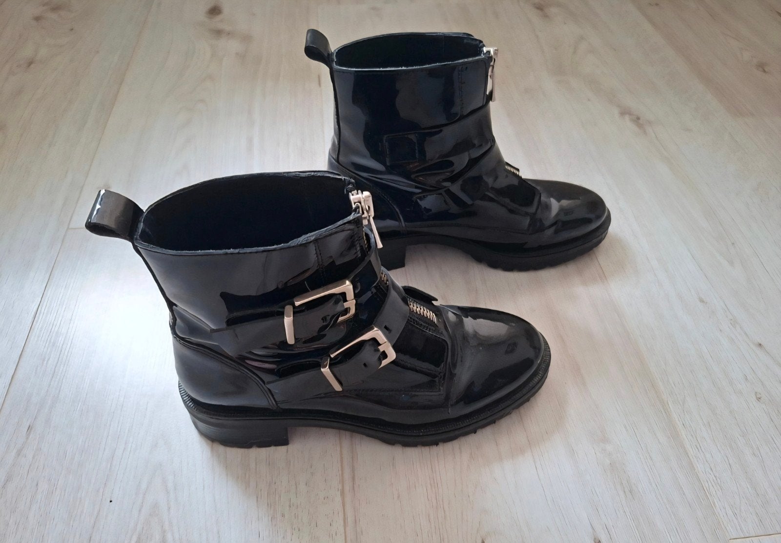 Zwarte leren lak boots Sacha, Zwart, Lage of Enkellaarzen, Ophalen of Verzenden, Zo goed als nieuw