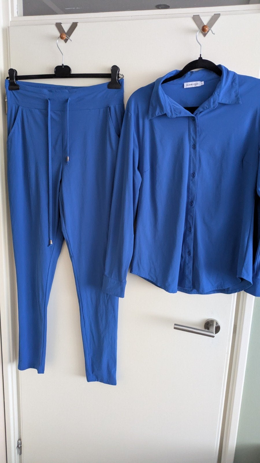 Nicolette Kluijver set van travelstof KLM blauw. Maat L., Kleding | Dames, Ophalen of Verzenden, Zo goed als nieuw, Blauw