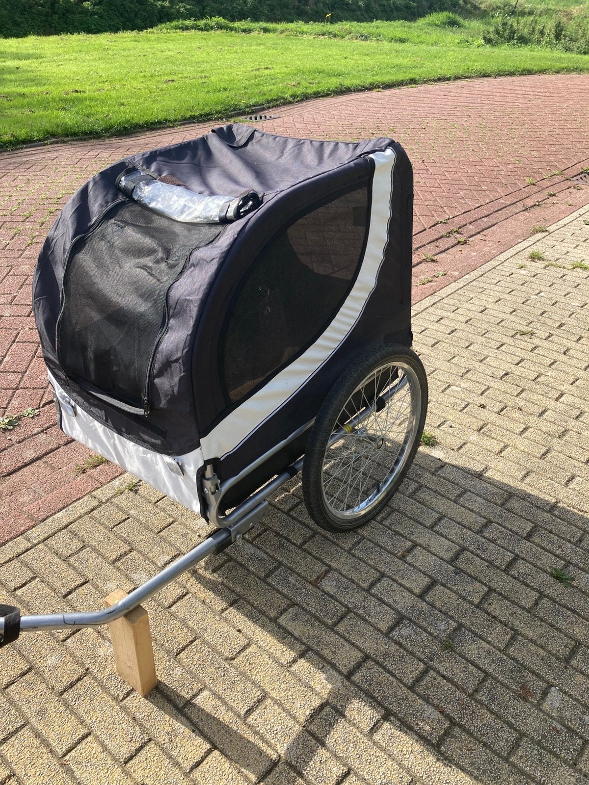Honden fietskar zwart/wit, Ophalen, Gebruikt, Opvouwbaar, 20 tot 40 kg