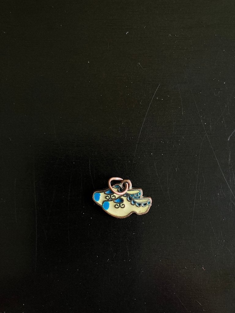 Hanger met twee klompjes, Overige materialen, Gebruikt, Overige voorstellingen, Ophalen of Verzenden