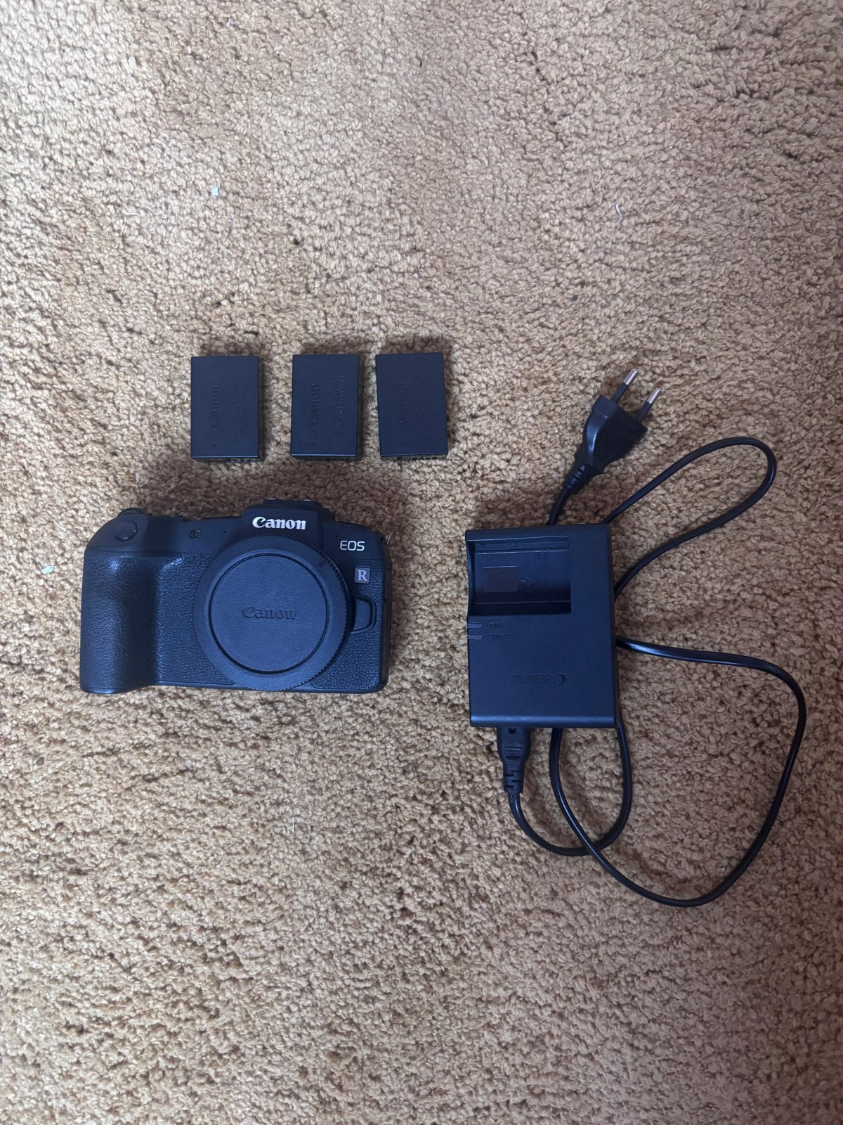 Canon EOS RP body met 3 accu's en oplader, Audio, Tv en Foto, Fotocamera's Digitaal, Ophalen, Accu, Canon, Kantelbaar/draaibaar scherm