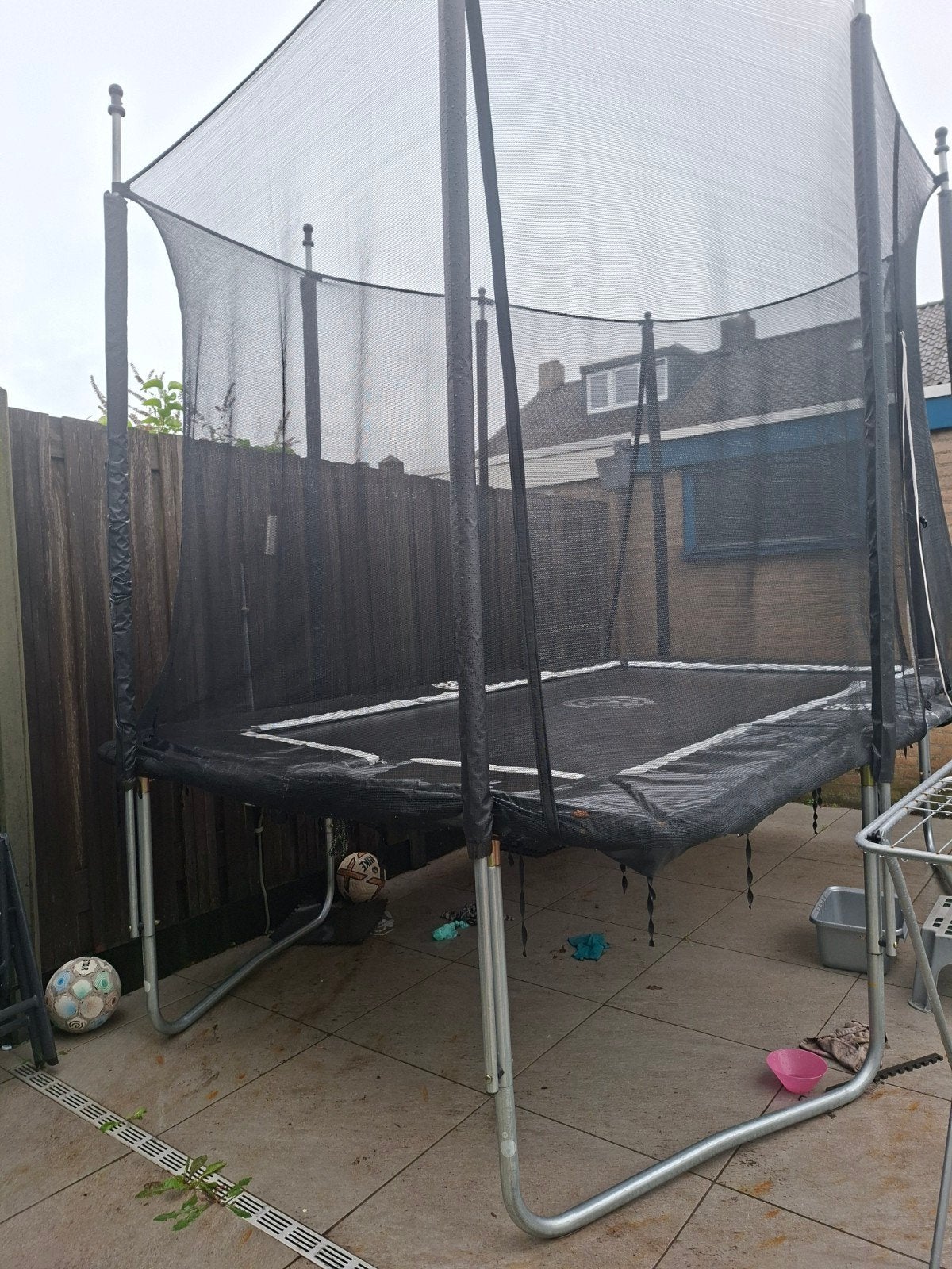 Trampoline 366 x 244 met net, 2 jaar oud, Ophalen