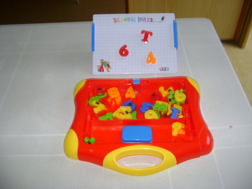 educatief magnetenspel in koffertje met cijfers en letters, Kinderen en Baby's, Speelgoed | Educatief en Creatief, Ophalen of Verzenden
