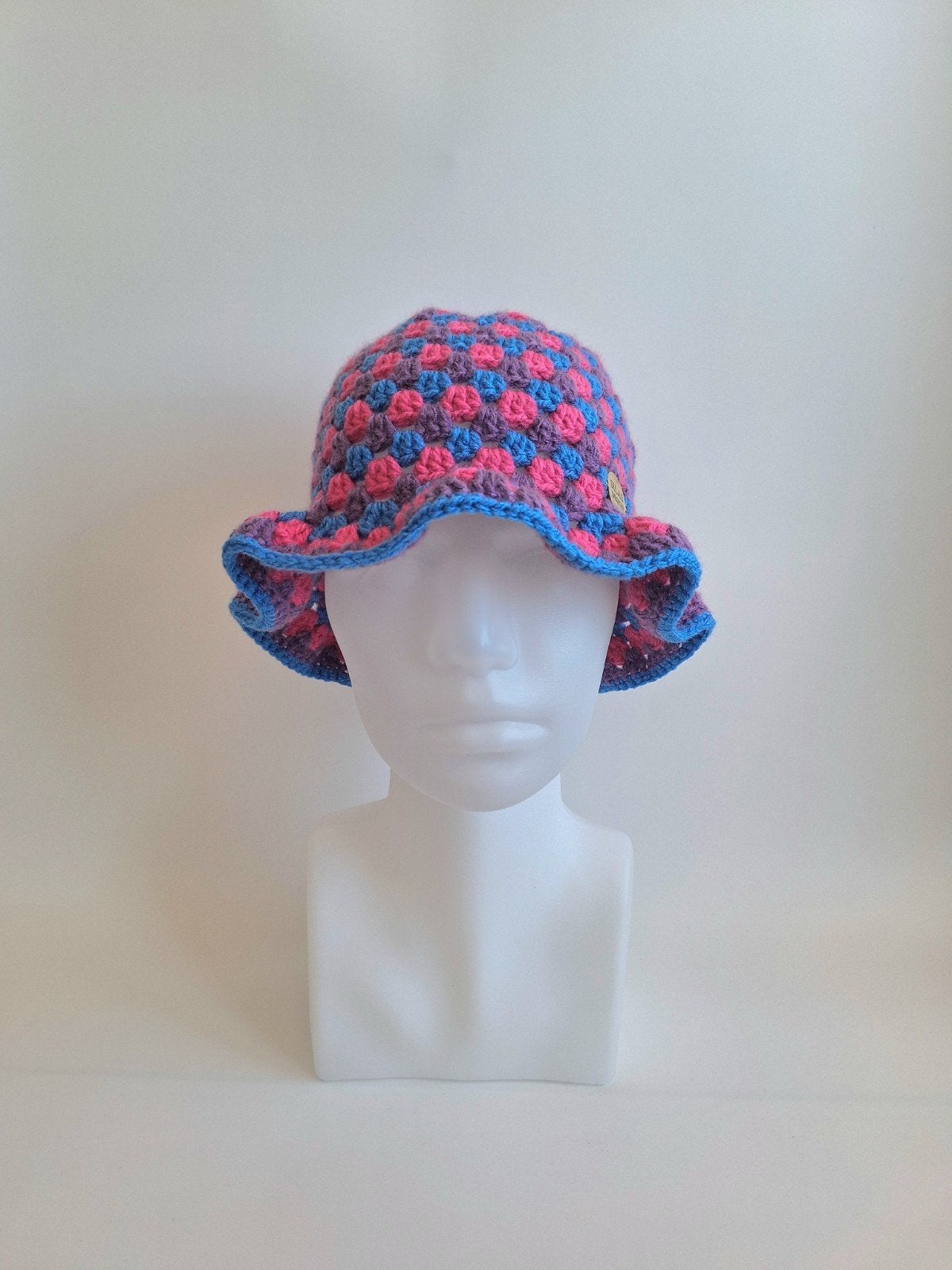 Gehaakte bucket hat/vissershoedje Pride biseksuele vlag, Ophalen of Verzenden, Nieuw, 56 of 57 cm (M, 7 of 7⅛ inch), Hoed