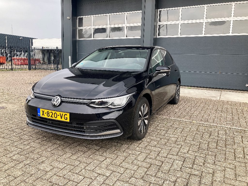 Volkswagen Golf 1.0 Etsi 110pk 7-DSG 2023 Zwart, Auto's, Stof, Euro 6, Zwart, 1202 kg