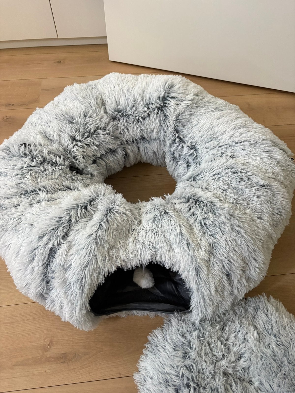 Pluche kattentunnel en kattenmand (2-in-1) – Grijs, Dieren en Toebehoren, Ophalen, Zo goed als nieuw, Pluche