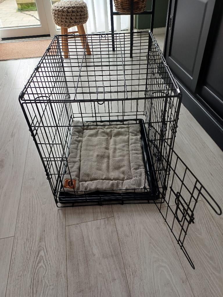 Honden bench, Dieren en Toebehoren, Ophalen, Zo goed als nieuw