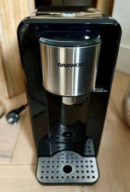 Daewoo hot water dispenser / boiler, 2 liter of meer, Ophalen of Verzenden, Zo goed als nieuw