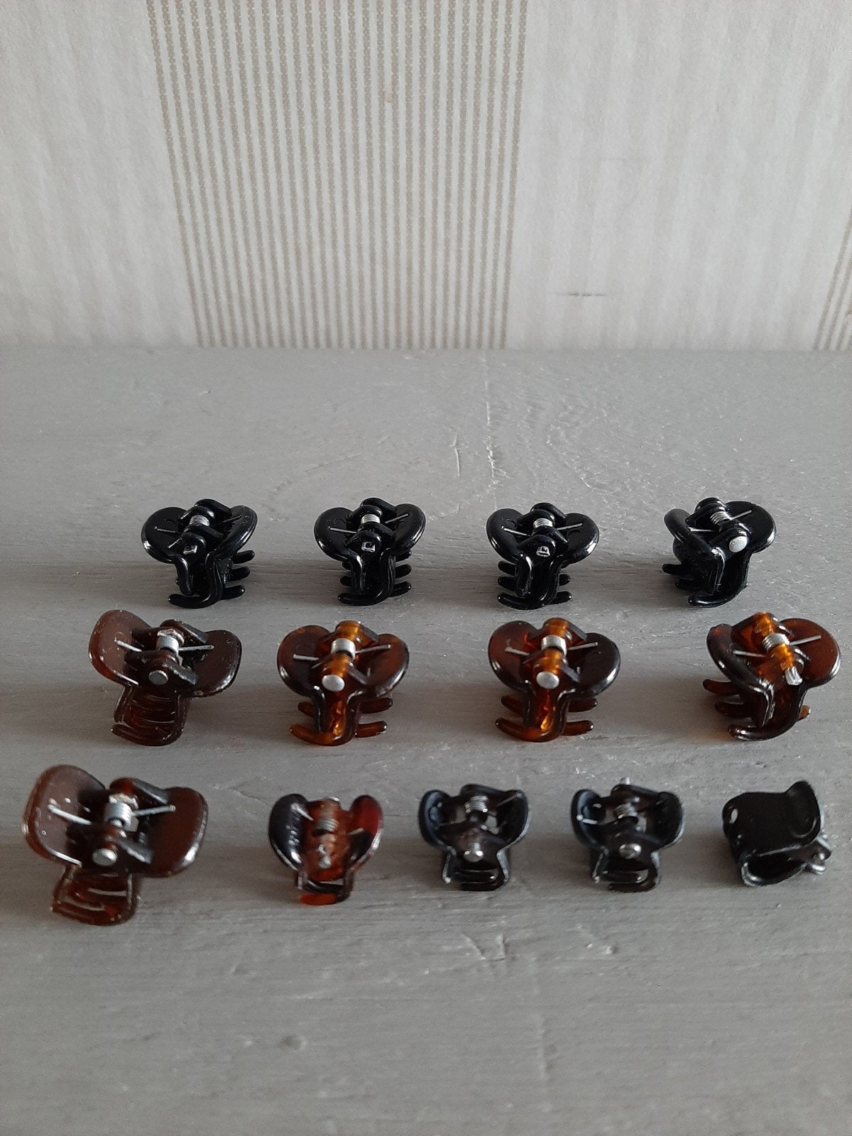 14 klemmetjes haarklemmetjes zwart en bruin zenner, Ophalen of Verzenden, Zo goed als nieuw, Haarspeld