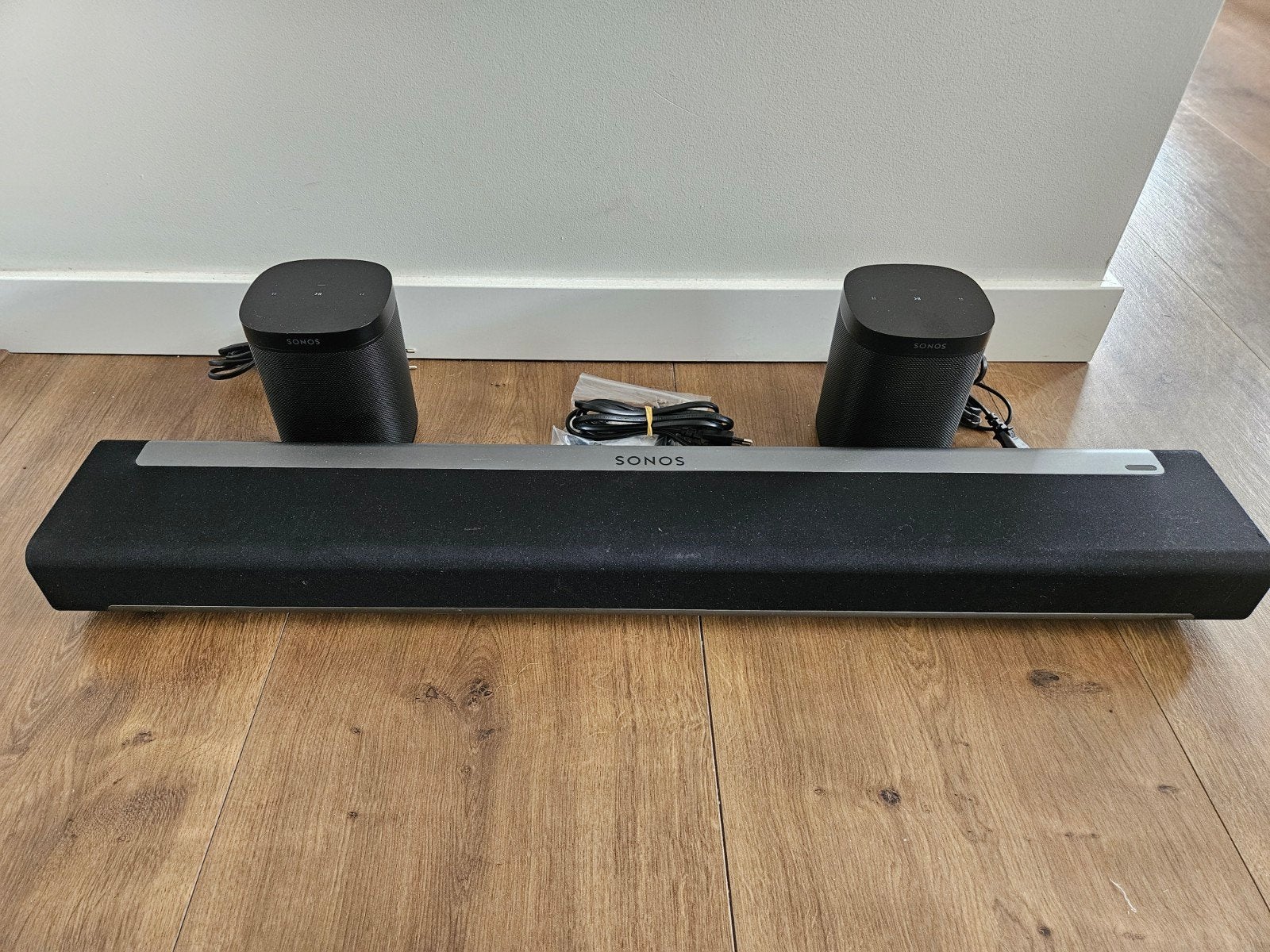 Set van Sonos Playbar en 2x Sonos One SL