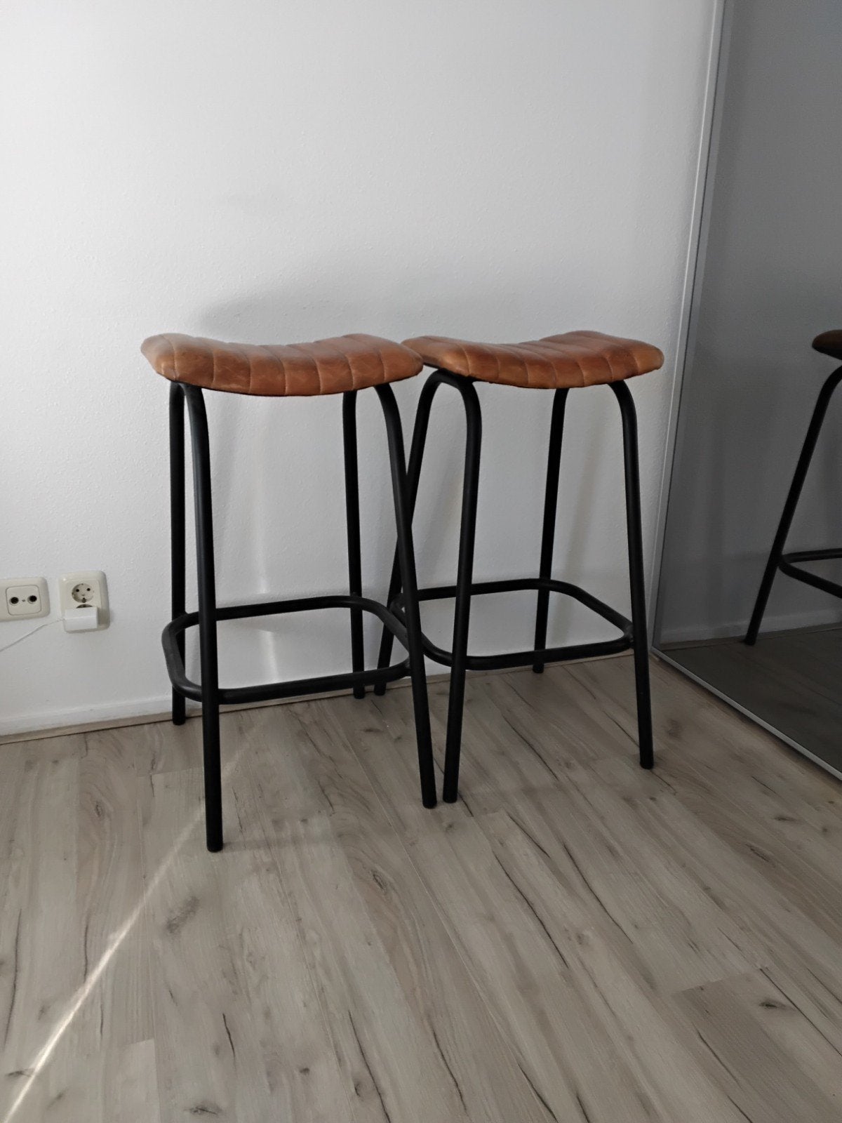 barkrukken, Huis en Inrichting, Barkrukken, 2 krukken, Ophalen, Zo goed als nieuw, Leer