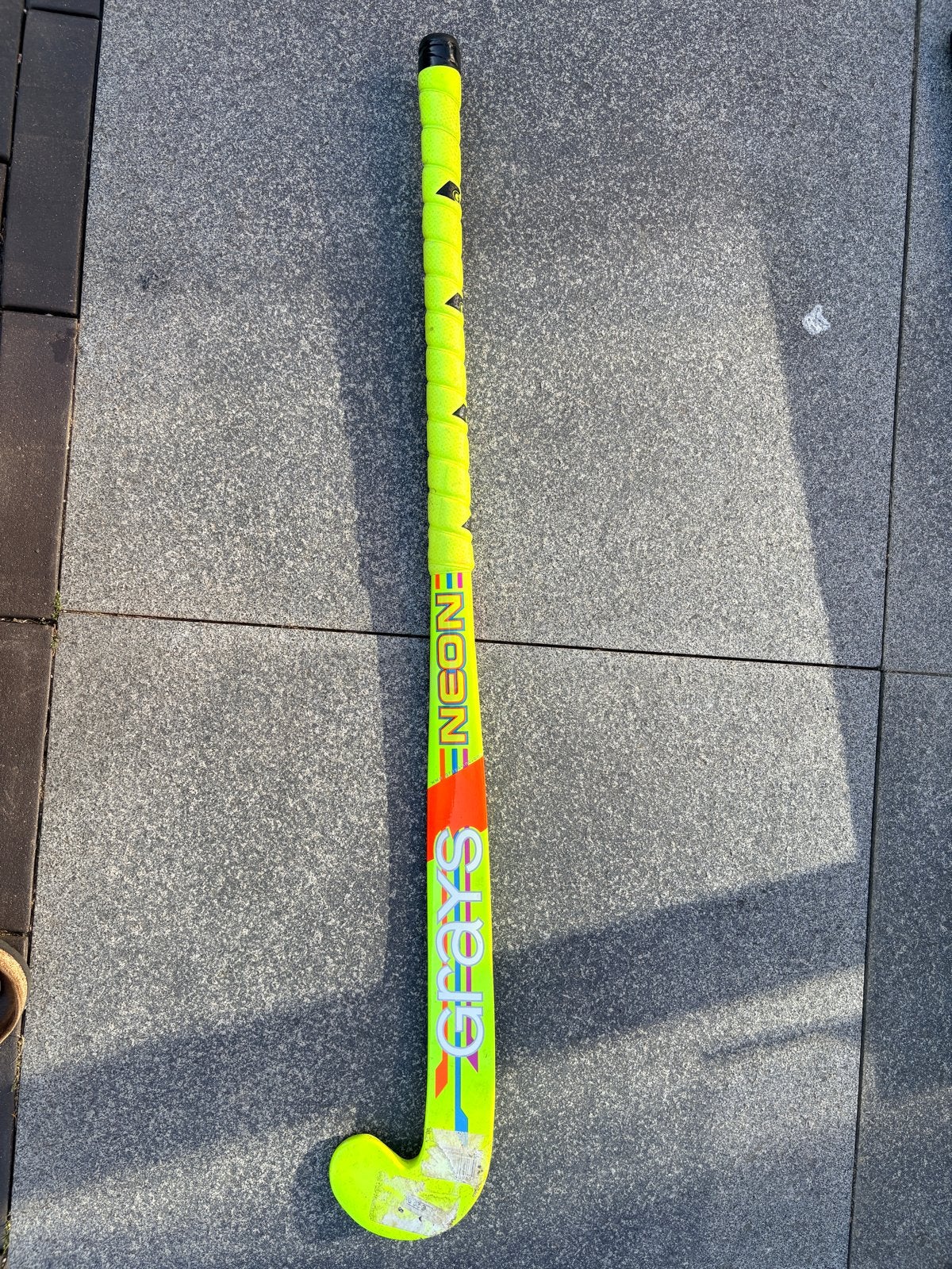 Grays Neon Hockeystick 32 inch - Zo goed als nieuw, Sport en Fitness, Hockey, Ophalen of Verzenden, Zo goed als nieuw, Stick