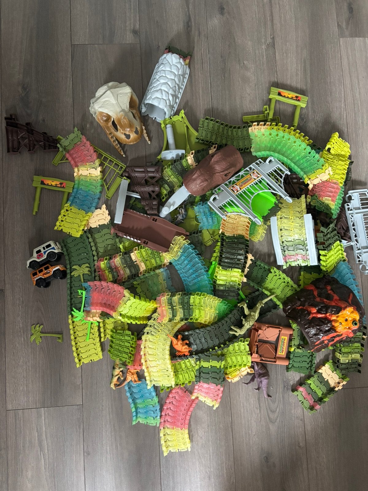 2 sets Dinosaurus Track met losse stukken in grote IKEA bak, Ophalen of Verzenden, Zo goed als nieuw