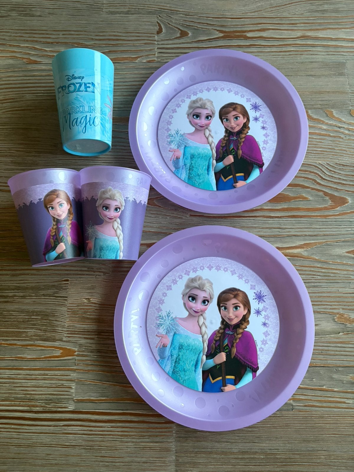 Disney frozen bordjes en bekers, Ophalen of Verzenden, Zo goed als nieuw