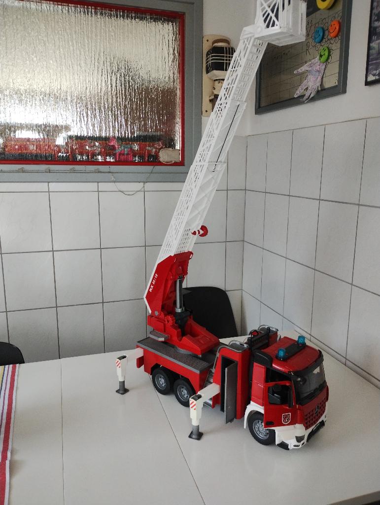 Bruder brandweerwagen, Ophalen, Gebruikt
