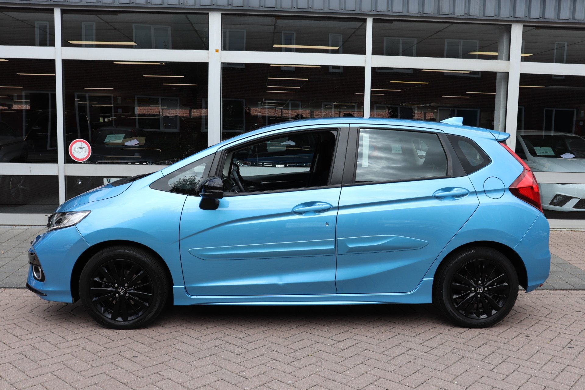 Honda Jazz 1.5 i-VTEC Dynamic Automaat. Luxe uitvoering, lag, Auto's, 4 cilinders, 49 €/maand, Origineel Nederlands, 19 km/l
