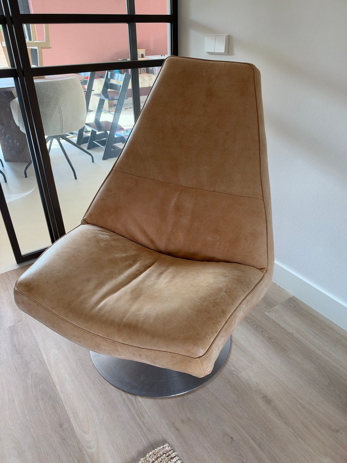 Comfortabele draaistoel - Beige leerlook, Ophalen of Verzenden, Gebruikt, Leer, 75 tot 100 cm