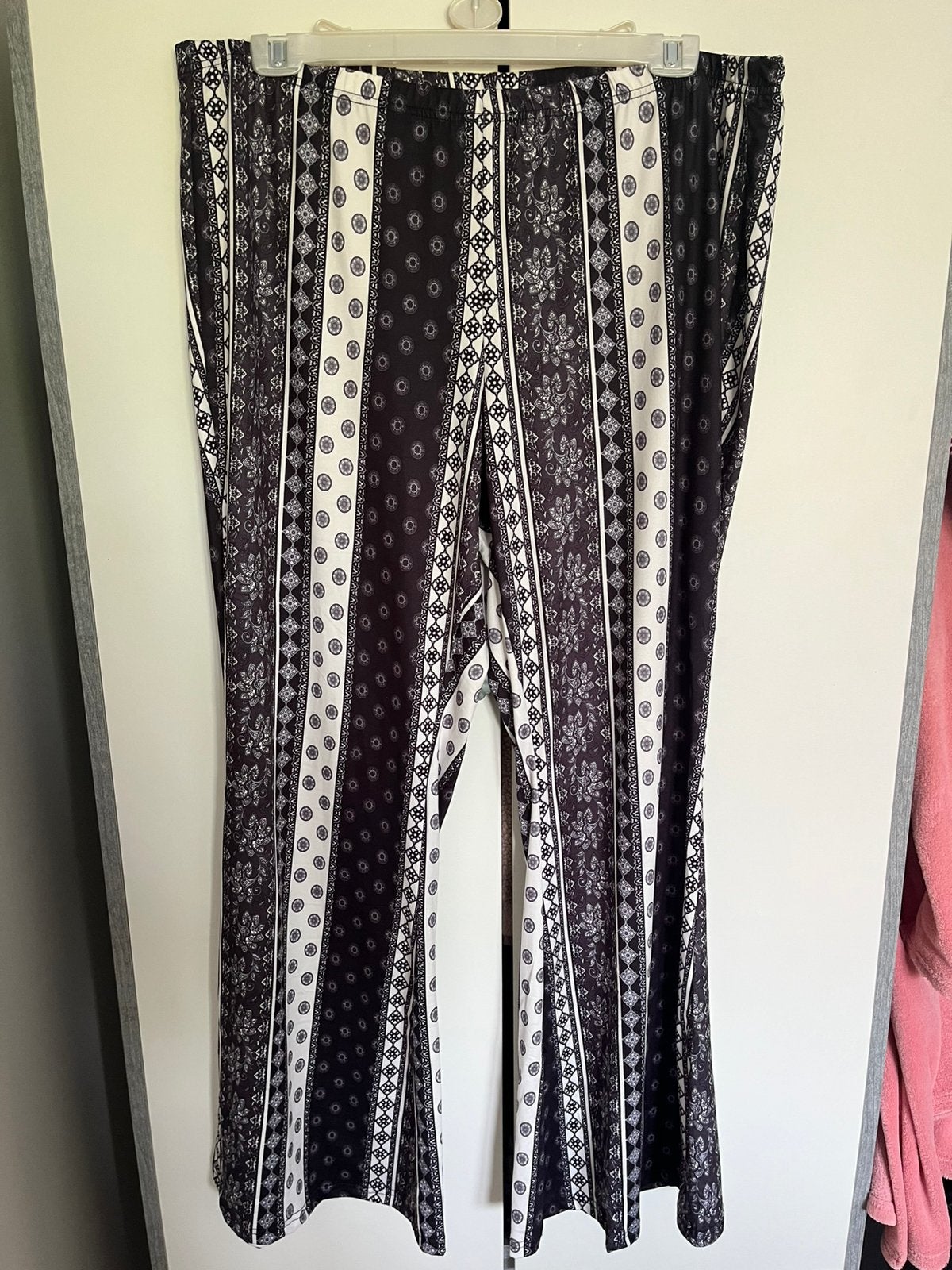 Flared broek - maat 4XL, Ophalen of Verzenden, Zo goed als nieuw, Zwart, Broek of Spijkerbroek