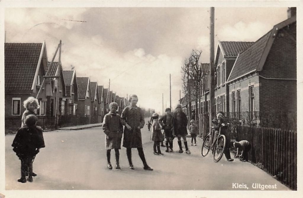 AZ990 Uitgeest Kleis met kinderen 1938 uitg. Jansen, Verzamelen, Ansichtkaarten | Nederland, Verzenden, 1920 tot 1940, Gelopen