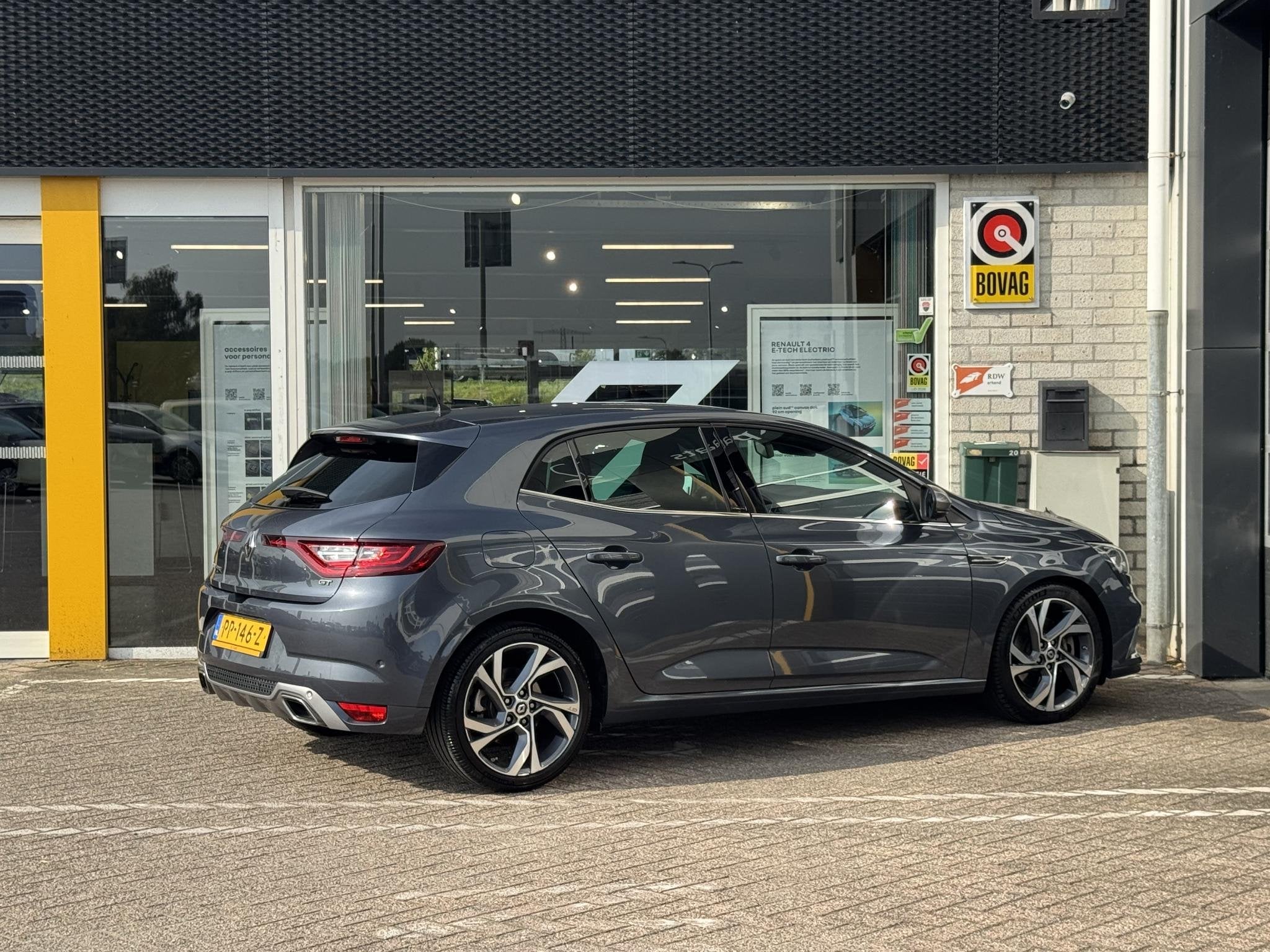 Renault Mégane 1.6 TCe GT | NAP | Alcantara | Bose Audio |, Auto's, Gebruikt, 4 cilinders, Origineel Nederlands, 17 km/l